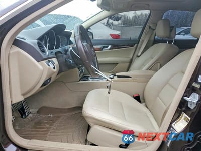 Zdjęcie 7 z 12 samochodu: 2012 MERCEDES-BENZ C 250 4MATIC VIN:WDDGF8FB7CF913706 - miniatura