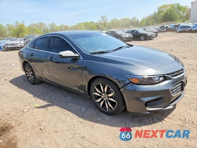Czwarte zdjęcie samochodu z boku: 2018 CHEVROLET MALIBU LT VIN:1G1ZD5ST5JF186612 - miniatura