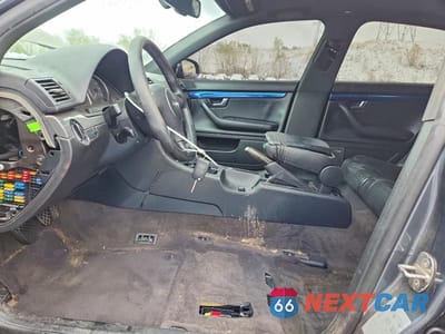 Zdjęcie 7 z 12 samochodu: 2004 AUDI S4 VIN:WAUPL68E24A265850 - miniatura