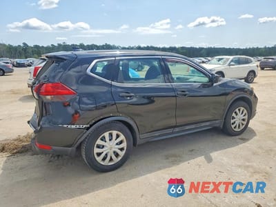Trzecie zdjęcie samochodu z tyłu: 2017 NISSAN ROGUE S VIN:5N1AT2MT6HC743098 - miniatura