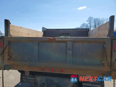 Zdjęcie 10 z 11 samochodu: 2012 CHEVROLET SILVERADO DUMP TRUCK VIN:1GB3KZCL2CF118428 - miniatura