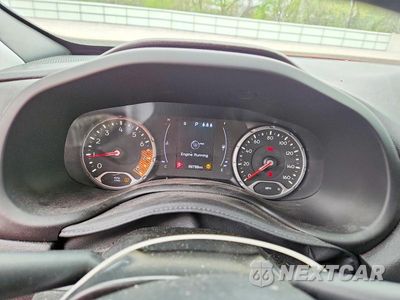 Zdjęcie 9 z 13 samochodu: 2019 JEEP RENEGADE LATITUDE VIN:ZACNJBBB4KPK40918 - miniatura