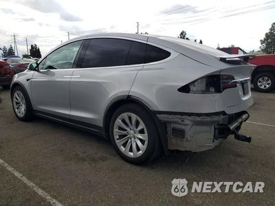 Drugie zdjęcie samochodu z przodu: 2018 TESLA MODEL X VIN:5YJXCBE29JF115372 - miniatura