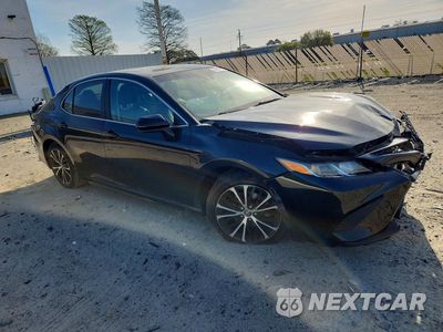 Czwarte zdjęcie samochodu z boku: 2020 TOYOTA CAMRY SE VIN:4T1G11AK7LU915759 - miniatura