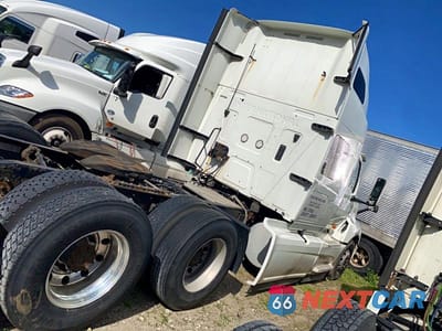 Czwarte zdjęcie samochodu z boku: 2020 INTERNATIONAL LT series TRUCKS VIN:3HSDZAPR4LN555781 - miniatura