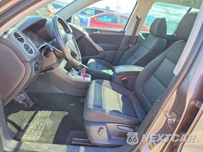 Zdjęcie 7 z 14 samochodu: 2009 VOLKSWAGEN TIGUAN S VIN:WVGAV75N59W003582 - miniatura