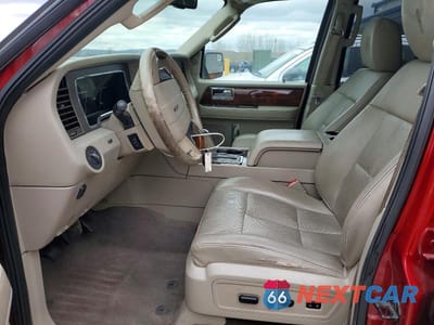 Zdjęcie 7 z 14 samochodu: 2013 LINCOLN NAVIGATOR L VIN:5LMJJ3J56DEL07851 - miniatura