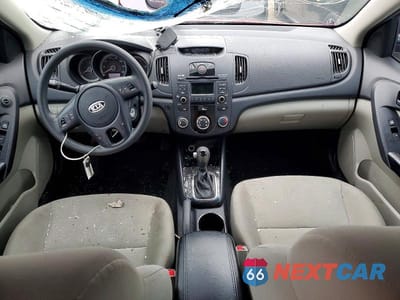 Zdjęcie 8 z 11 samochodu: 2012 KIA FORTE EX VIN:KNAFU4A27C5519850 - miniatura