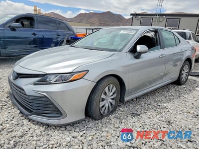 2024 TOYOTA CAMRY LE 4T1C31AK1RU071140 - główne zdjęcie licytacji z USA - miniatura