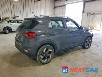 Trzecie zdjęcie samochodu z tyłu: 2024 HYUNDAI VENUE SEL VIN:KMHRC8A39RU312437 - miniatura