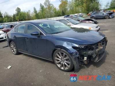 Czwarte zdjęcie samochodu z boku: 2020 MAZDA 3 PREFERRED VIN:3MZBPBDMXLM118438 - miniatura