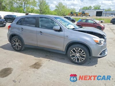 Czwarte zdjęcie samochodu z boku: 2019 MITSUBISHI OUTLANDER SPORT ES VIN:JA4AP3AU7KU021338 - miniatura