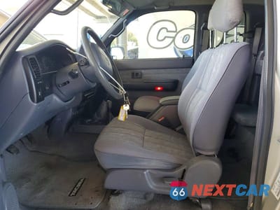 Zdjęcie 7 z 11 samochodu: 2000 TOYOTA TACOMA XTRACAB VIN:4TAWN72N4YZ635612 - miniatura