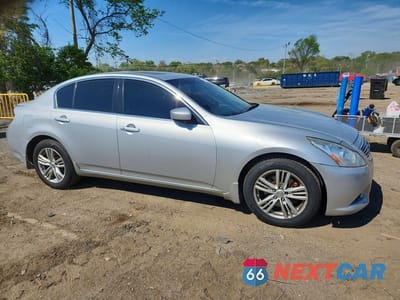 Czwarte zdjęcie samochodu z boku: 2013 INFINITI G37 SEDAN X VIN:JN1CV6AR2DM357048 - miniatura
