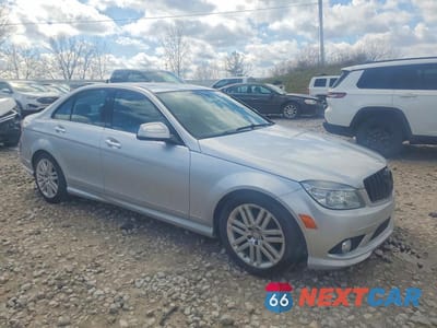 Czwarte zdjęcie samochodu z boku: 2009 MERCEDES-BENZ C 300 VIN:WDDGF54X09R059968 - miniatura