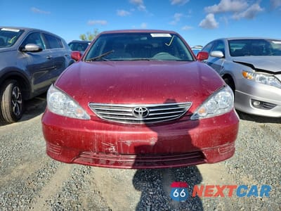 Piąte zdjęcie samochodu w środku: 2005 TOYOTA CAMRY LE VIN:4T1BE32K85U055723 - miniatura