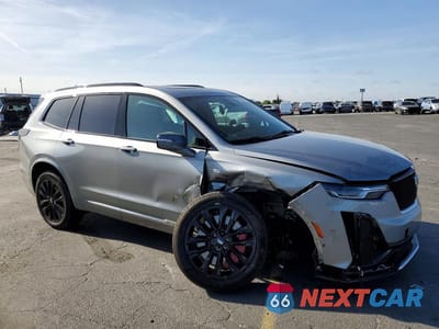 Czwarte zdjęcie samochodu z boku: 2025 CADILLAC XT6 SPORT VIN:1GYKPGRS2SZ151089 - miniatura