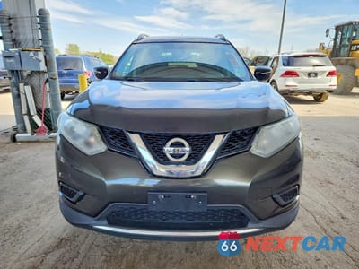 Piąte zdjęcie samochodu w środku: 2014 NISSAN ROGUE SV VIN:5N1AT2MVXEC772262 - miniatura