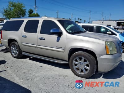 Czwarte zdjęcie samochodu z boku: 2007 GMC YUKON XL DENALI VIN:1GKFK66877J271764 - miniatura