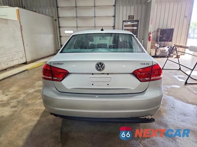 Zdjęcie 6 z 12 samochodu: 2015 VOLKSWAGEN PASSAT SE VIN:1VWBV7A34FC058869 - miniatura