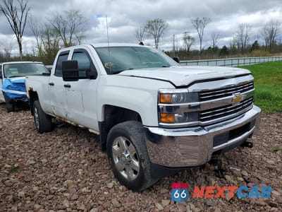 Czwarte zdjęcie samochodu z boku: 2015 CHEVROLET SILVERADO K2500 HEAVY DUTY LT VIN:1GC2KVEG6FZ101280 - miniatura