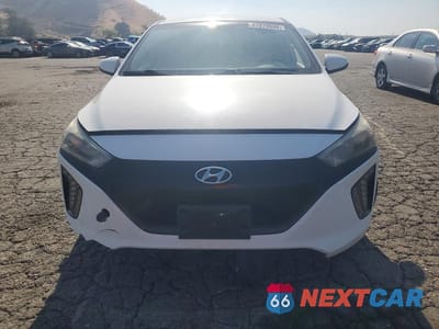 Piąte zdjęcie samochodu w środku: 2019 HYUNDAI IONIQ ELECTRIC BASE VIN:KMHC75LH8KU034234 - miniatura