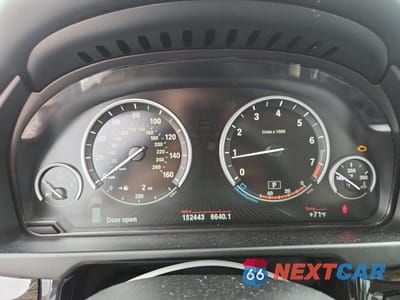 Zdjęcie 9 z 13 samochodu: 2016 BMW X5 XDRIVE50I VIN:5UXKR6C56G0J82711 - miniatura