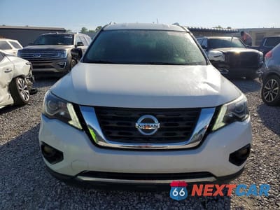 Piąte zdjęcie samochodu w środku: 2019 NISSAN PATHFINDER SV VIN:5N1DR2MN8KC638289 - miniatura