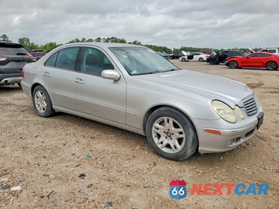 Czwarte zdjęcie samochodu z boku: 2006 MERCEDES-BENZ E 350 VIN:WDBUF56J06A817516 - miniatura