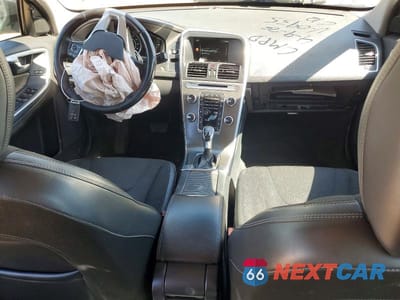Zdjęcie 8 z 12 samochodu: 2016 VOLVO XC60 T5 VIN:YV440MDJ9G2870935 - miniatura