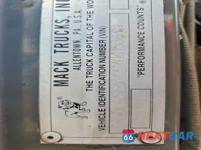 Zdjęcie 10 z 10 samochodu: 2001 MACK 600 CH600 VIN:1M1AA13YX1W141536 - miniatura