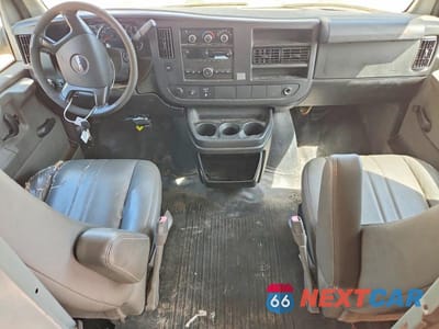 Zdjęcie 8 z 13 samochodu: 2011 GMC SAVANA G2500 VIN:1GTW7FCA4B1190895 - miniatura