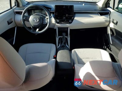 Zdjęcie 8 z 12 samochodu: 2023 TOYOTA COROLLA CROSS L VIN:7MUAAABGXPV052654 - miniatura