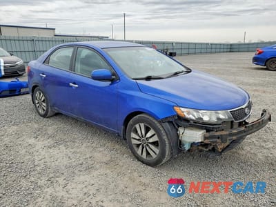 Czwarte zdjęcie samochodu z boku: 2013 KIA FORTE EX VIN:KNAFU4A28D5674344 - miniatura