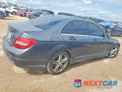 Trzecie zdjęcie samochodu z tyłu: 2014 MERCEDES-BENZ C 250 VIN:WDDGF4HB4EA961184 - miniatura