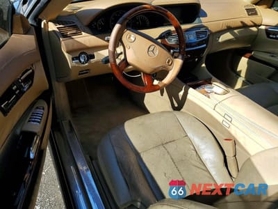 Zdjęcie 8 z 12 samochodu: 2008 MERCEDES-BENZ CL 550 VIN:WDDEJ71X78A012262 - miniatura