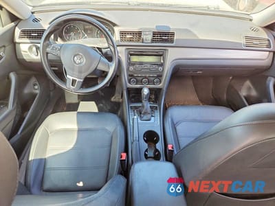 Zdjęcie 8 z 12 samochodu: 2014 VOLKSWAGEN PASSAT S VIN:1VWAT7A31EC039826 - miniatura