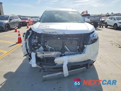Piąte zdjęcie samochodu w środku: 2025 NISSAN PATHFINDER SL VIN:5N1DR3CC8SC317858 - miniatura
