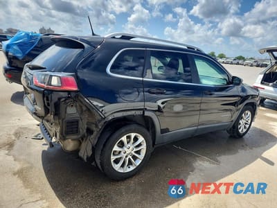 Trzecie zdjęcie samochodu z tyłu: 2019 JEEP CHEROKEE LATITUDE VIN:1C4PJLCB2KD206653 - miniatura