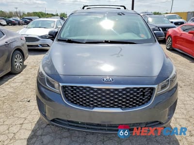 Piąte zdjęcie samochodu w środku: 2016 KIA SEDONA LX VIN:KNDMB5C10G6155877 - miniatura