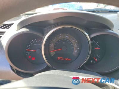 Zdjęcie 9 z 11 samochodu: 2011 KIA SOUL + VIN:KNDJT2A24B7209677 - miniatura