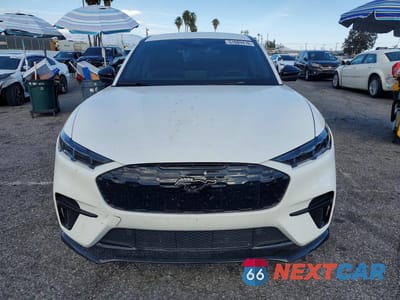 Piąte zdjęcie samochodu w środku: 2025 FORD MUSTANG MACH-E GT VIN:3FMTK4SX8SMA08142 - miniatura