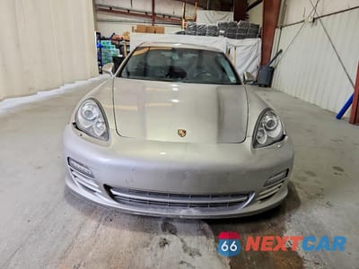 Piąte zdjęcie samochodu w środku: 2011 PORSCHE PANAMERA S VIN:WP0AB2A70BL060349 - miniatura