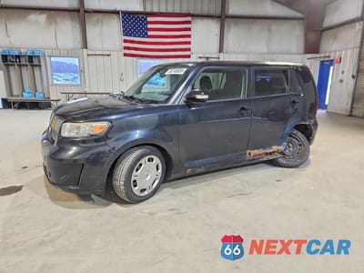 2008 TOYOTA SCION XB JTLKE50E581010147 - główne zdjęcie licytacji z USA - miniatura