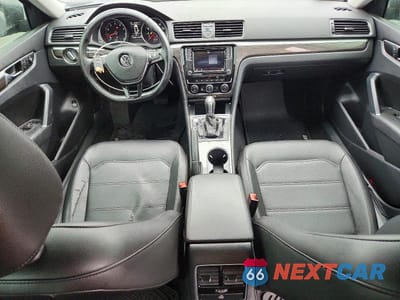 Zdjęcie 8 z 12 samochodu: 2017 VOLKSWAGEN PASSAT SE VIN:1VWBT7A3XHC078813 - miniatura