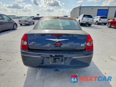 Zdjęcie 6 z 11 samochodu: 2010 CHRYSLER 300 TOURING VIN:2C3CA5CV4AH326562 - miniatura