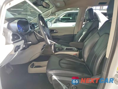 Zdjęcie 7 z 13 samochodu: 2024 CHRYSLER PACIFICA TOURING L VIN:2C4RC1BG4RR176065 - miniatura