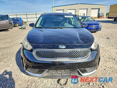 Piąte zdjęcie samochodu w środku: 2017 KIA NIRO LX VIN:KNDCB3LC5H5047246 - miniatura