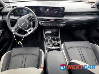 Zdjęcie 8 z 12 samochodu: 2025 KIA K5 VIN:KNAG64J79S5304849 - miniatura