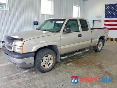 2005 CHEVROLET SILVERADO K1500 1GCEK19B55E287484 - główne zdjęcie licytacji z USA - miniatura